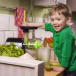 38402391 - making green juice